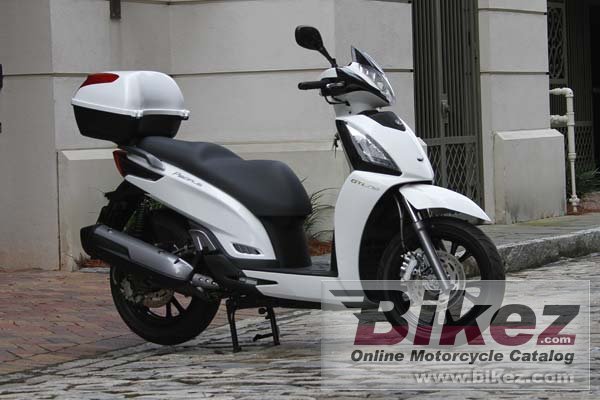 Big Kymco people gt 200i picture and wallpaper from Bikez.com